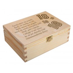 Drewniane pudełko z grawerem na prezent urodziny