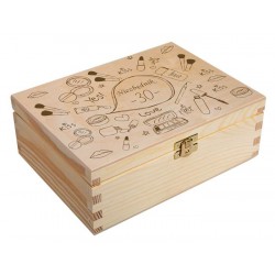 Drewniane pudełko niezbędnik z grawerem na prezent urodziny
